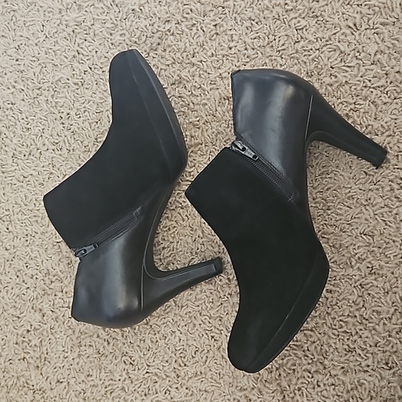 Clark's ankle boots - Picture 2 of 4